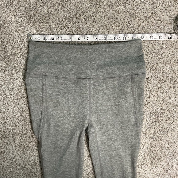 FREE PEOPLE MOVEMENT Cropped Leggings Heather Gray Cutout Activewear Workout S - Picture 9 of 11